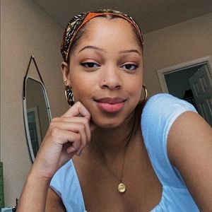 Meet your Posher, Camille